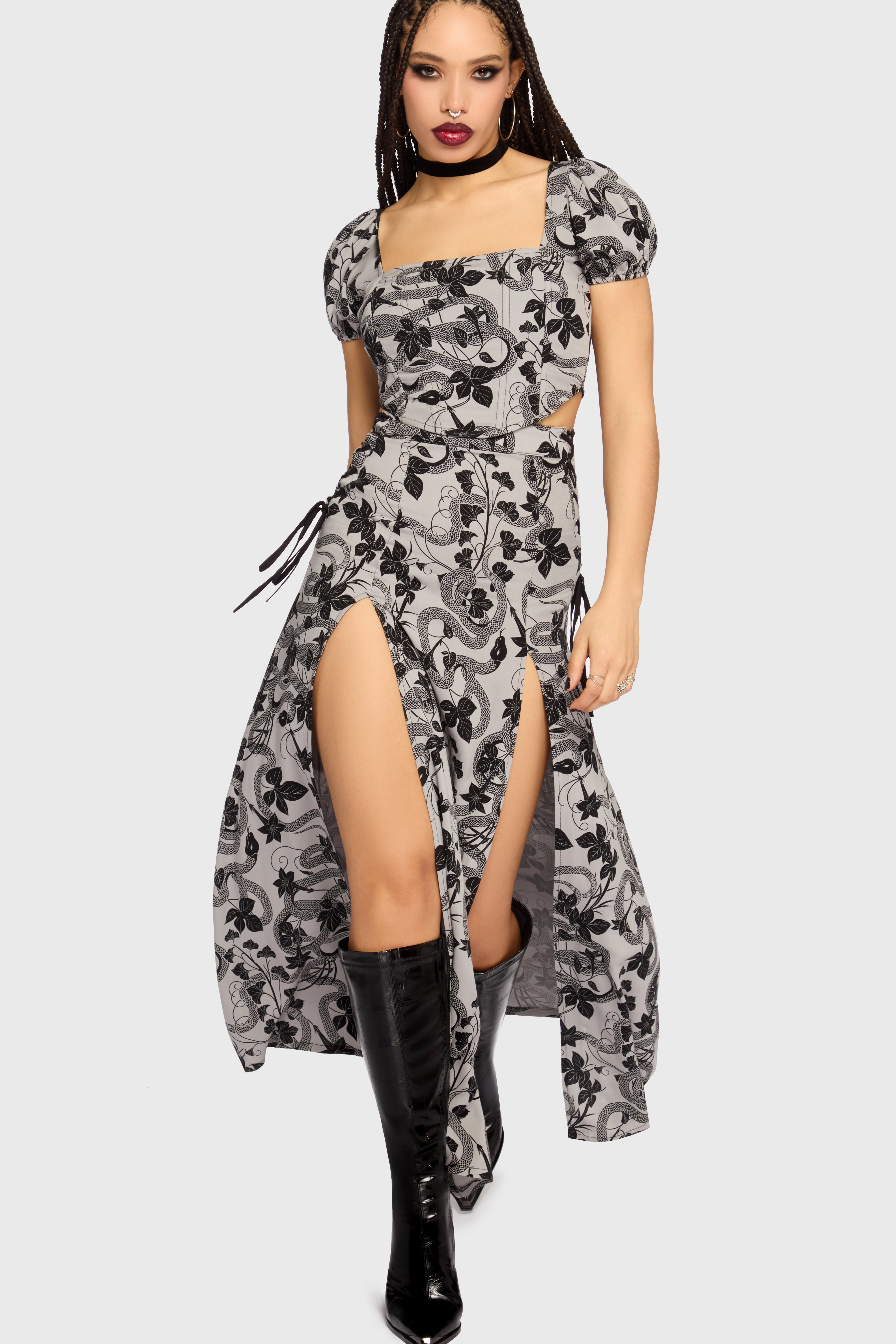 Venomous Rose Lace Up Skirt | Killstar