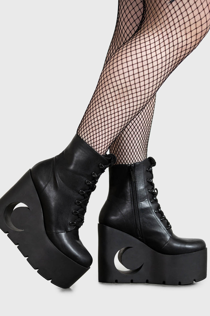 Crescent Boots