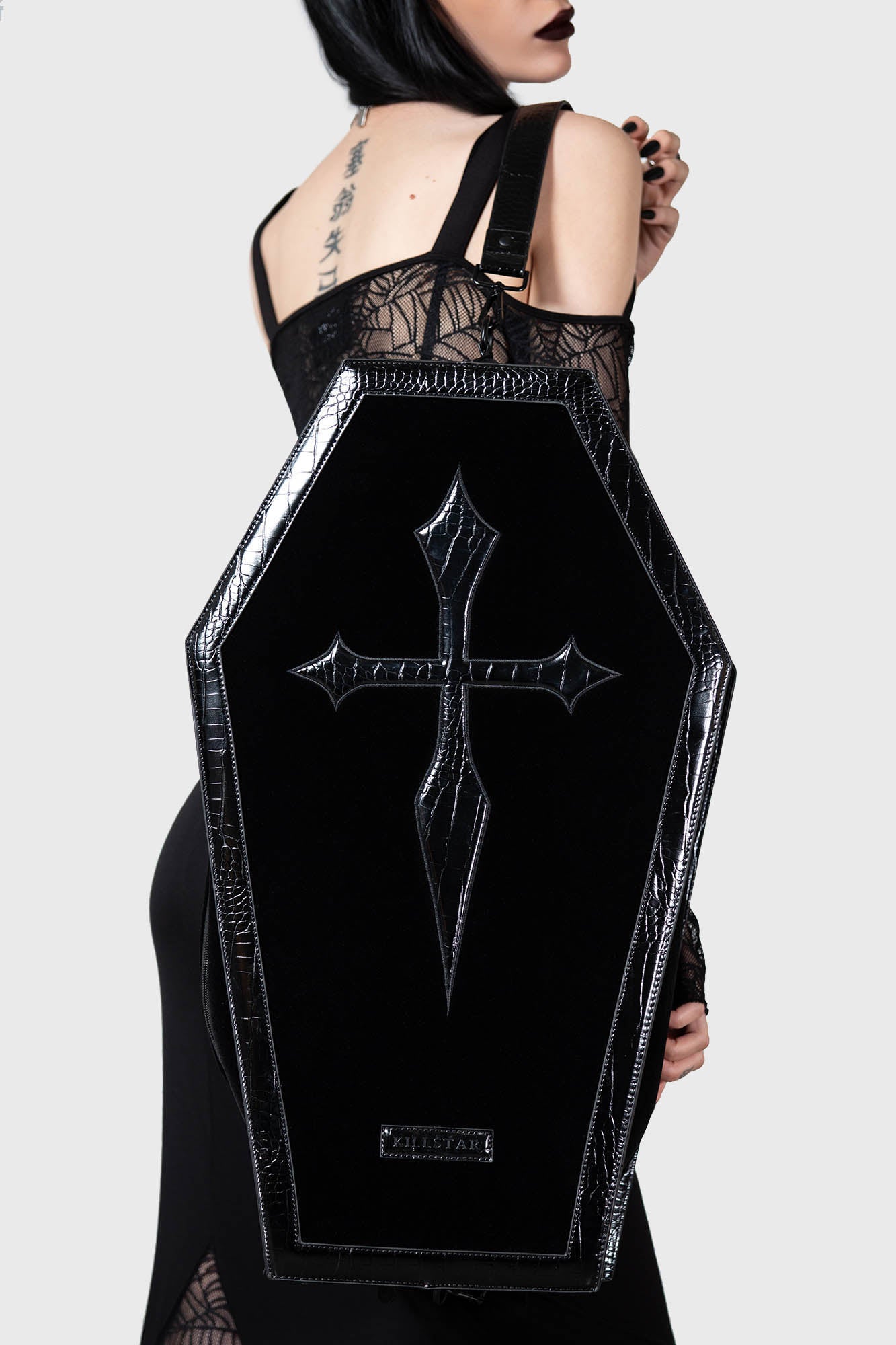 【超メルカリ祭期間限定】KILLSTAR WEEKENDER 棺桶 型 バッグ In Ur Web Weekender Bag ‐ KILLSTAR