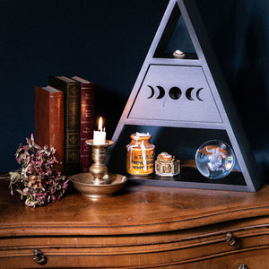 Pyramid Shelf